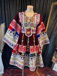 Vestido Kuchi afgano de moda modesta impresionante 2024 para mujer ropa de seda verde de Alemania/Reino Unido - Product Image 5