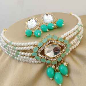 Belle femme indienne traditionnelle Kundan collier ensemble haute qualité plaqué or laiton Minimal traditionnel boucles d'oreilles ras du cou - Product Image 3