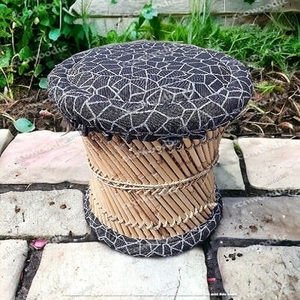 Tabouret de bar classique en bambou fait à la main pour bébés et enfants Console incrustée d'os tabouret pouf Sarkanda pour restaurant hôtel utilisation - Product Image 6