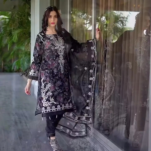 LES SÉQUENCES DE BRODERIE LOURDES FUAX GEORGETTE FONCTIONNENT AVEC LE COSTUME PAKISTANI D'IMPRESSION NUMÉRIQUE - Product Image 1