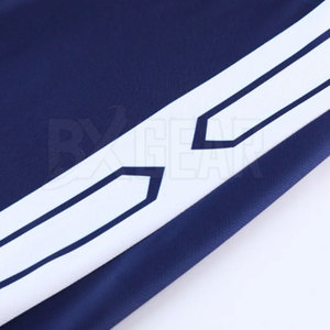 Uniforme de volleyball léger conçu pour garder les joueurs au frais et au sec pendant les entraînements intenses et les matchs - Product Image 6
