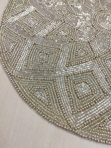 Posavasos y Manteles Individuales Bordados con Cuentas de Flores, Hechos a Mano, de Lujo y Ecológicos, para Uso en el Hogar y Bodas - Product Image 3