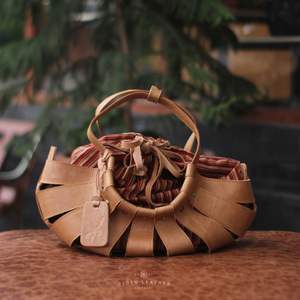 Sac fourre-tout décontracté élégant en cuir véritable fait à la main, bandoulière unique de qualité supérieure pour les femmes, usage quotidien - Product Image 1