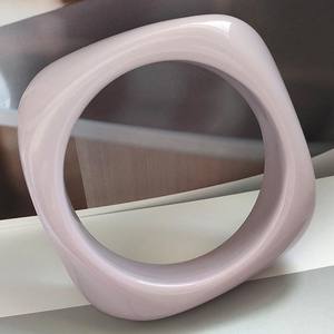 Bracelets Kada en résine multicolores de créateur, faits à la main, polis, larges, bijoux de poignet, accessoires de mode pour femmes - Product Image 6