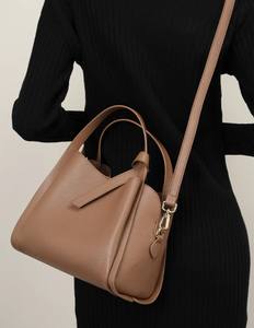 กระเป๋าถือสตรีหนังแท้ขนาดใหญ่ออกแบบโลโก้ได้ตามต้องการ - Product Image 5