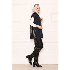 Conjunto de Dos Piezas de Cuero Acolchado Azul Marino con Cuello Asimétrico, Atuendos Casuales de Invierno en Tallas XS y XXS con Conjunto Corto - Product Image 5