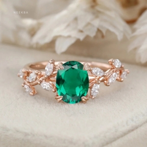 Anillo de compromiso de Plata de Ley 925 con diseño Art Deco inspirado en la naturaleza con anillo de racimo de rama de Esmeralda cultivada en laboratorio de corte ovalado - Product Image 1
