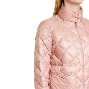 Chaquetas acolchadas de poliéster 100% a prueba de viento para mujer con etiqueta privada personalizada OEM de alta calidad Logotipo personalizado Nuevo diseño más popular - Product Image 3