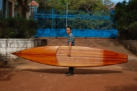 Planche de paddle en bois artisanale (1 personne) en cèdre et fibre de verre, écologique et sûre pour les lacs et les rivières (3,1-4m)