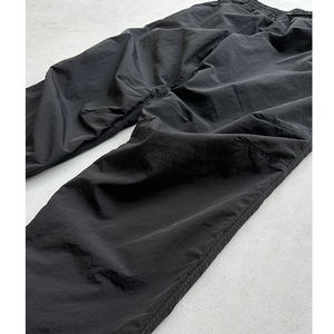 Ensemble survêtement coupe-vent 2 pièces personnalisé pour hommes – Survêtements en nylon unis pour hommes – Fabricants de tenues de sport - Product Image 5