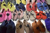 Chaussures décontractées unisexes pour tout-petits en cuir véritable argenté avec motif de logo personnalisé sur la semelle extérieure et la doublure Modèle MA 1567