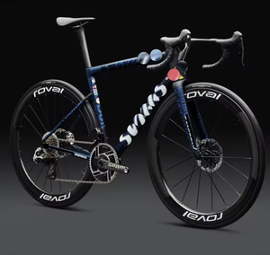 Vélo de route Specialized S-Works SL8 LTD 2025 Rouge avec roues en fibre de carbone AXS, 24 vitesses, freins à disque et batterie intégrée - Product Image 1