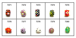 Perles de verre de décoration en pointillés au design unique fait à la main pour la fabrication de bijoux Perles de verre en pointillés exclusives pour la fabrication de bracelets - Product Image 4