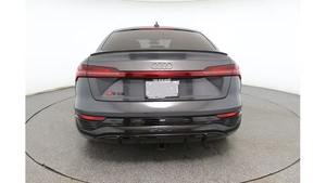 Audi SQ8 E-tron Prestige Sportback 2024 Usado en Excelentes Condiciones - Product Image 3