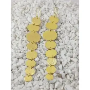 Pendientes de Moda Geométricos para Mujer, Pendientes Largos de Latón Chapado en Oro Hechos a Mano con Engaste de Garra, de SOUMYA CREATIONS - Product Image 3