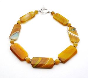 Collar de Resina Multicolor Personalizable con Perlas y Cuentas en Forma de Bola para Bodas por bh crafts - Product Image 4