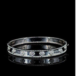 Bracelet de luxe unisexe en or 14 carats avec chaîne cubaine sertie de diamants personnalisés, certifié IGI pour les occasions de mariage - Product Image 1