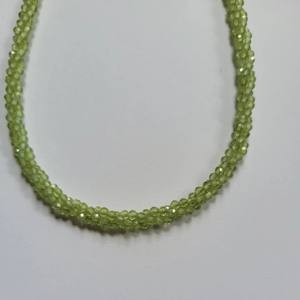 Collar de cadena de eslabones de estilo étnico con cuentas de peridoto brillante personalizable con hermoso colgante de moda para ocasiones de boda - Product Image 1