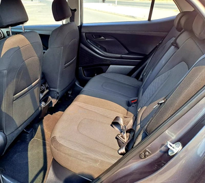 Usado 2024 - SUV Compacto de Lujo GLS Trim 100HP >8L 7 Plazas Transmisión Automática Volante a la Izquierda R18 Techo Solar Panorámico de Tela - Product Image 4