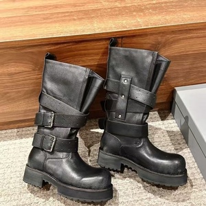 Botas de Tobillo Negras para Mujer de Alta Calidad, Botas de Cuero Elegantes y a la Moda, Botas Resistentes al Agua con un Diseño Dulce y Moderno - Product Image 2