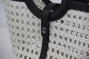 Meilleures ventes Sac à main de plage d'été en PVC pour femmes, cadeau élégant de mode du Vietnam avec poignées d'anneau - Product Image 3