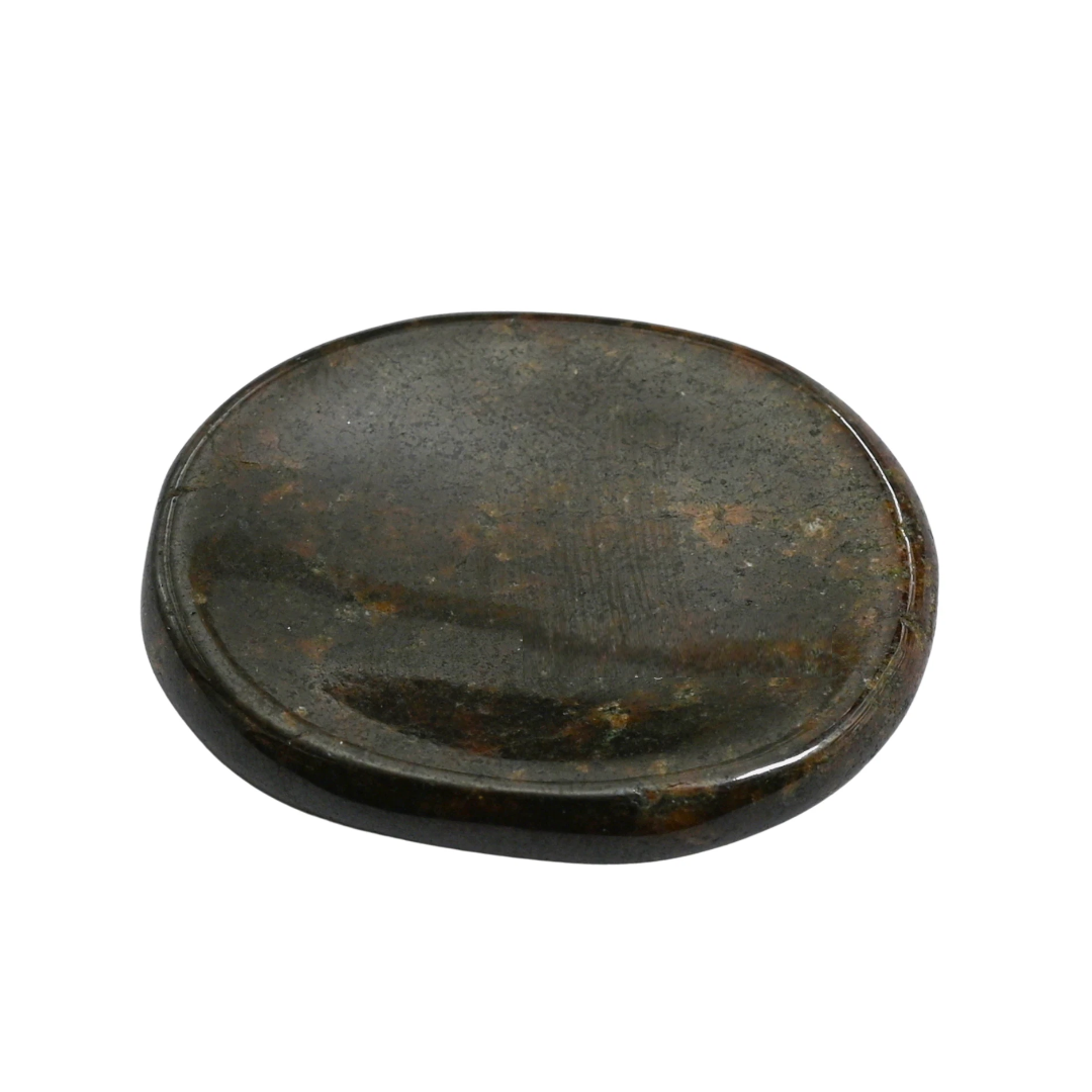 สีแดงเข้ม