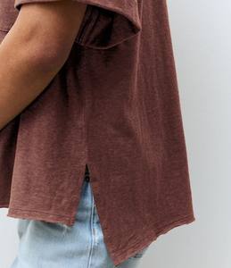 Camiseta de lino elegante para mujer, transpirable de alta calidad y perfecta para ropa informal y actividades al aire libre, cuello en V, ajuste holgado - Product Image 3