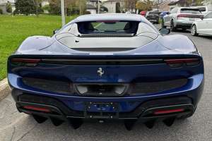 CT4V 2025 Sedán Usado, Listo para Enviar, Automático, Motor >8L, 400 CV, Cámara Trasera 360, Asientos de Cuero Oscuros, Techo Panorámico - Product Image 4