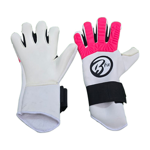 Gants de gardien de but d'entraînement de football de sport de logo propre personnalisables de haute qualité des gants de gardien de but en cuir du Pakistan - Product Image 1
