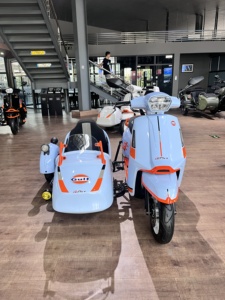 รถสามล้อแบบใหม่ ปี 2026 ทันสมัย ขนาดเล็ก แบบมีไซด์คาร์ 3 ที่นั่ง - Product Image 2