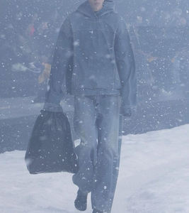 Sweat-shirt à capuche en jean bleu vintage surdimensionné et épais, patchwork, déchiré, de haute qualité, pour homme - Product Image 3