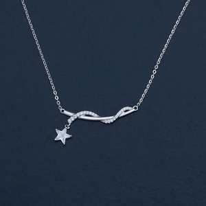 Collar de Estrella Geométrica Chapado en Platino y Rodio, Moderno, con Cadena de Oro Rosa de 14k y Circonitas, para Compromiso - Product Image 1