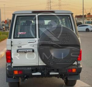 Toyota Land Cruiser Serie 76 LX SUV 2026, Basso Chilometraggio, Guida a Sinistra, Fari LED, Tetto Panoramico - Product Image 2