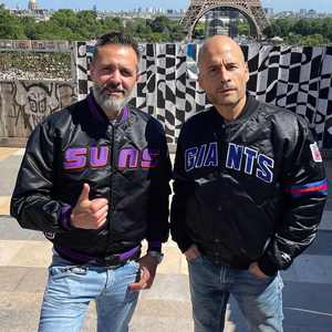 Fabricant de vestes en satin pour hommes sur mesure OEM, ODM, sublimation, broderie, veste de baseball varsity, bomber, marque privée, vente en gros - Product Image 4