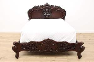 Marco de cama Ayana hecho de madera de caoba de alta calidad con tallado a mano y diseño ecológico clásico para uso en dormitorios interiores - Product Image 4