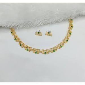 Nouveauté : Ensemble de colliers en forme de cœur plaqué or, design Lotus, simple et tendance, idéal pour les fiançailles, les mariages et les occasions spéciales - Product Image 1