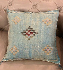 Housse de coussin carrée CACTUS brodée géométrique bohème, en coton fait main, couleur et taille personnalisables, décoration d'intérieur, bleu - Product Image 3
