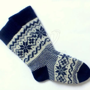 Nouvelle arrivée en vrac vente en gros Chaussettes décontractées Chaussettes athlétiques de couleur personnalisée Chaussettes décontractées de haute qualité - Product Image 2