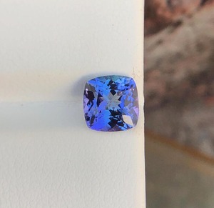 Violet bleu à facettes Zoisite Tanzanite naturel 6mm lâche carré coussin coupe pierre précieuse 6 MM Tanzanite - Product Image 2