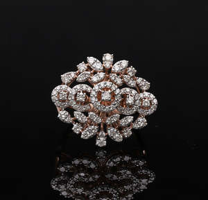 Exquisito Anillo de Oro Rosa con Diamantes Naturales, Diseño Floral en Racimo, Chapado en Rodio, Estilo Clásico, Diamantes de Corte Brillante, Intrincado - Product Image 3