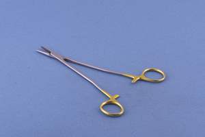 Portaagujas Manual de Acero Inoxidable de 18 cm SAROT, Juego de Instrumentos Quirúrgicos con Certificación CE para Uso Hospitalario - Product Image 2