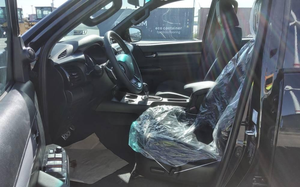 Camioneta Usada 4x4 Doble Cabina 2.8 L Turbo Diésel Automática con Interior de Cuero Versión Tropical - Product Image 4