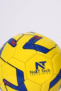 Balón de entrenamiento de fútbol de Next Tech Industries, material de PU para fines de entrenamiento con diseño personalizado y logotipo personalizado - Product Image 6