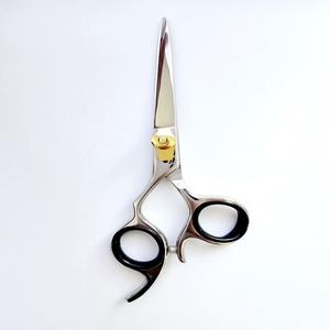 Tijeras Profesionales de Acero Inoxidable para Cortar el Cabello con Mango Desplazado, Hechas por Expertos para Barberos y Estilistas - Product Image 4