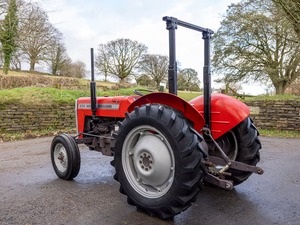 รถแทรกเตอร์มือสอง Massey Ferguson 230 สีแดง เครื่องยนต์เกษตร 70 แรงม้า อุปกรณ์การเกษตรมือสอง - Product Image 3