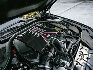 2025 Certificado, Usado, Limpio, Gasolina, Turbo, 300-400 CV, V8 Biturbo, Tracción Total, Interior de Cuero Claro, Control de Crucero Adaptativo, R17 - Product Image 5