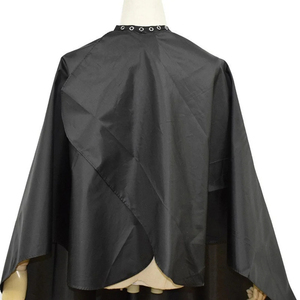 Capa de Peluquería de PU Resistente al Agua, Negra, para Uso en Salón - Product Image 2
