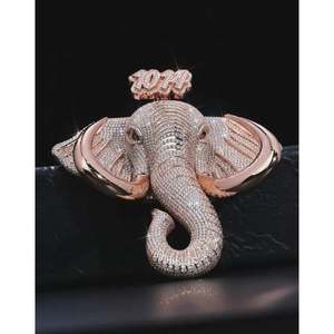 Pendentif rond en moissanite en forme de tête d'éléphant avec numéro personnalisé, breloques uniques et personnalisables - Product Image 3