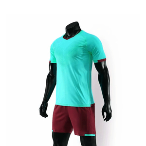 Ensembles d'entraînement de football de haute qualité pour hommes Meilleurs designs Uniformes respirants à séchage rapide à prix bon marché d'usine - Product Image 5
