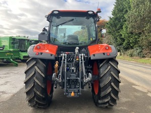 Tractor Agrícola Kubota M6-142 |   Tractor Agrícola Diésel de 145 HP con Tracción en las 4 Ruedas para Trabajo Pesado - Product Image 3